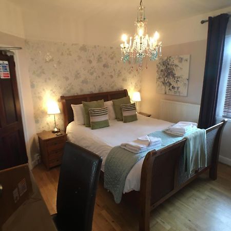 Ty Rosa Rooms Кардиф Екстериор снимка