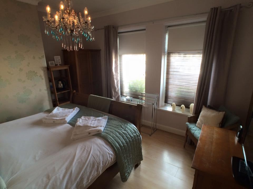 Ty Rosa Rooms Кардиф Екстериор снимка
