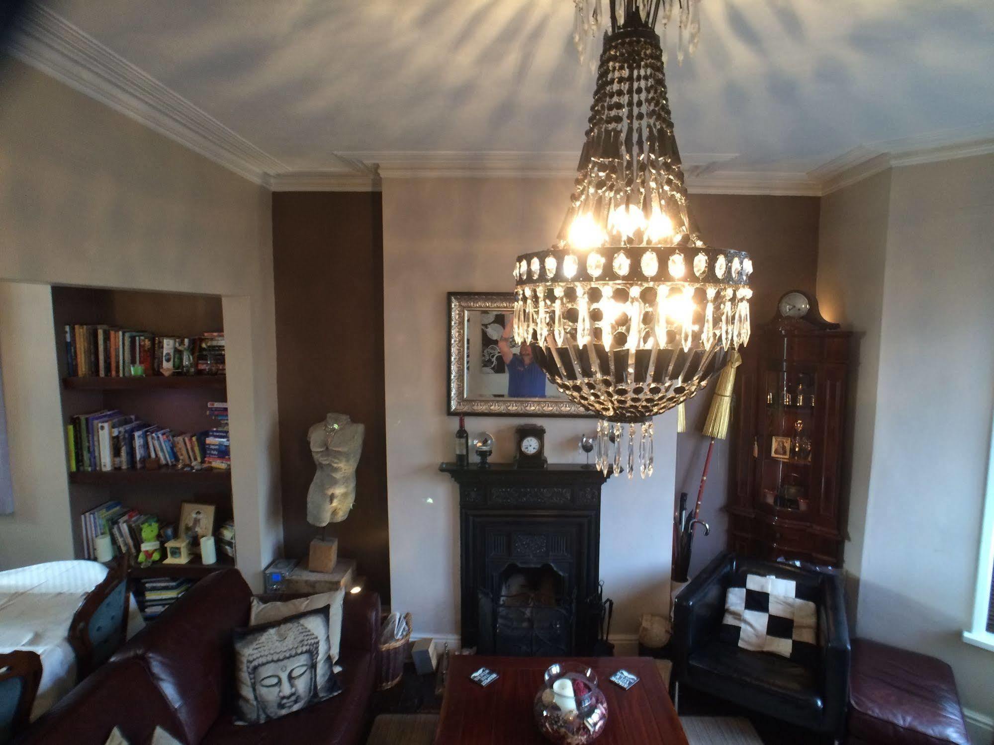 Ty Rosa Rooms Кардиф Екстериор снимка